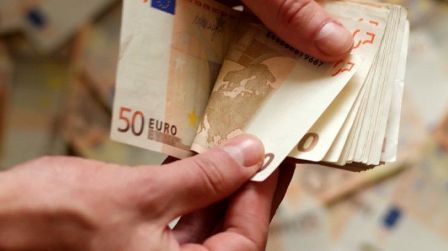 Στα 533 ευρώ η αποζημίωση στους επιχειρηματίες που θα μείνουν κλειστοί τον Μάιο