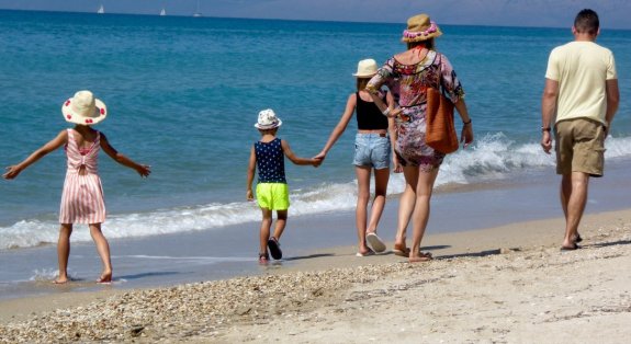 Κοινωνικός Tουρισμός 2021: Αντίστροφη μέτρηση για τις αιτήσεις - Ποιοι θα κάνουν δωρεάν διακοπές