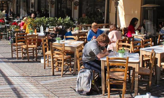 Εστίαση: «Άνιση η μάχη» με την ακρίβεια - Αδυναμία να συγκρατήσουν το αυξημένο κόστος δηλώνουν επιχειρηματίες του κλάδου.￼