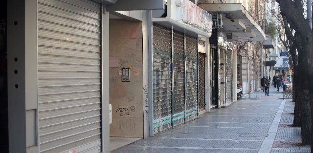 Στοίχημα για το ΥΠΟΙΚ η ανοιχτή αγορά τις γιορτές - «Οχι» σε νέα περιοριστικά μέτρα