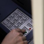 Το νέο τοπίο για τις τραπεζικές προμήθειες – Τι άλλαξε και τι ισχύει πλέον 