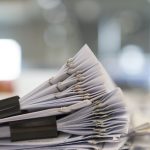 Στο ΦΕΚ ο νέος Ν.5255/2025 με τις παρατάσεις για το πλαφόν 3% στις επαγγελματικές μισθώσεις, το OpenBusiness, κ.ά.