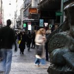 "Καμπανάκι" ΕΣΕΕ για το λιανεμπόριο: Πτώση στον πραγματικό τζίρο το 2025, ακάλυπτες επιταγές και μικρές επιχειρήσεις στη "μέγγενη"