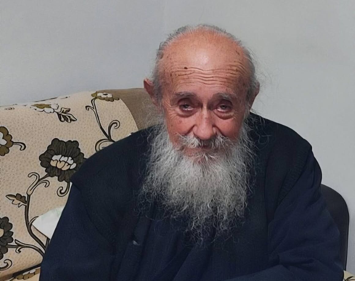 Το Επιμελητήριο Αχαΐας για την απώλεια του π. Χαράλαμπου Οικονόμου